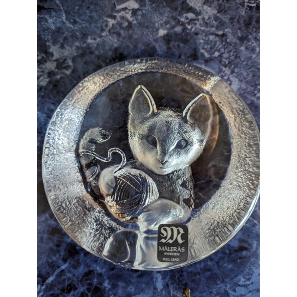 Malerås Sweden Full Lead Crystal Cat with Yarn Paperweight Figurine - Picture 1 of 9